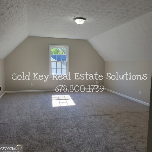 Building Photo - 915 Burning Bush Dr