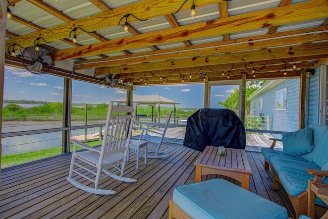 Building Photo - 6347 Salado Rd