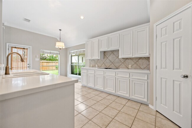 Building Photo - 8415 Trophy Pl Dr