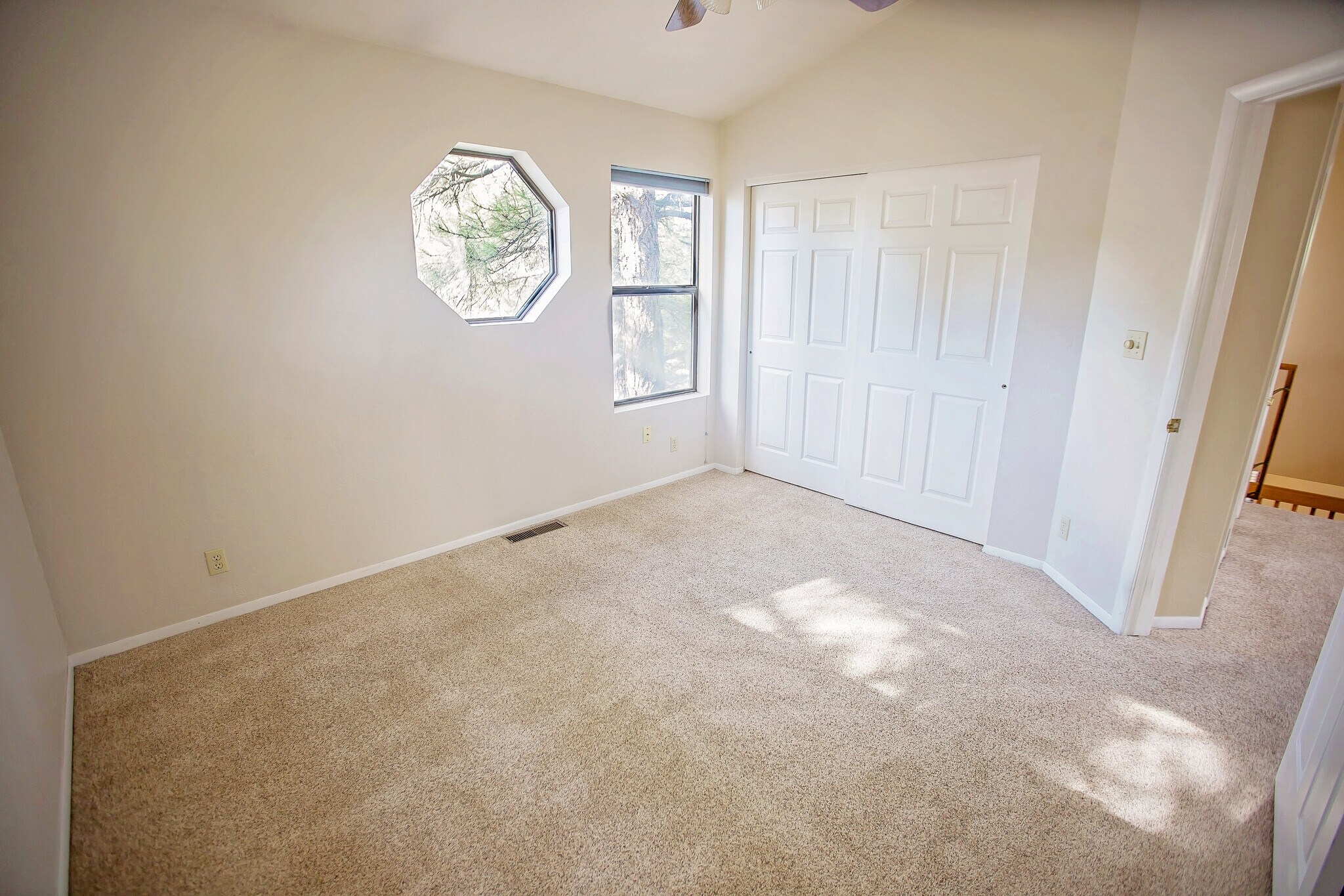Building Photo - 2562 N Fox Run Dr