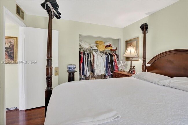 Building Photo - 5240 NE 6th Ave