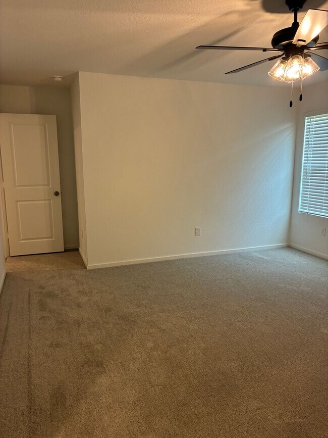 Building Photo - 1406 Manor Ct