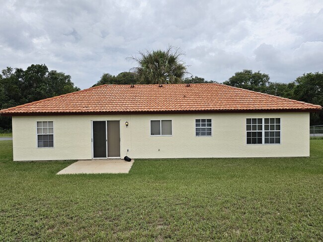 Building Photo - 311 Oak Ln Dr