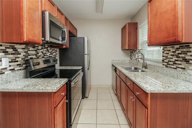 Building Photo - 367 Notre Dame Dr