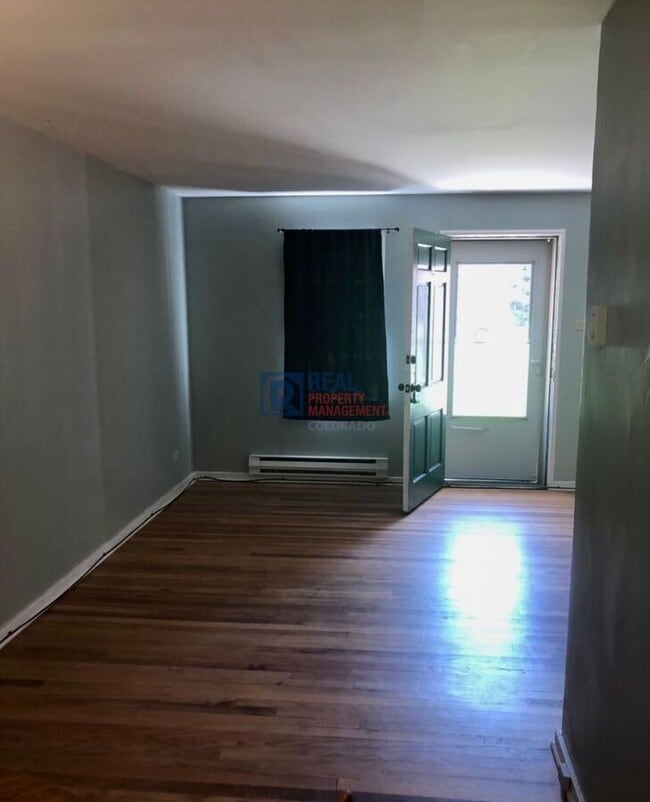 Building Photo - 2858 Jasmine St