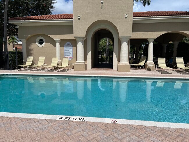 Building Photo - 4991 Bonsai Cir