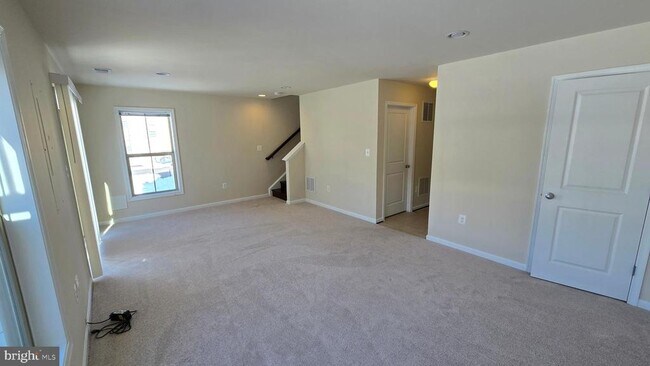 Building Photo - 6634 Bartrams Forest Ln