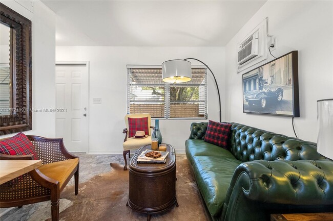 Building Photo - 637 37th St