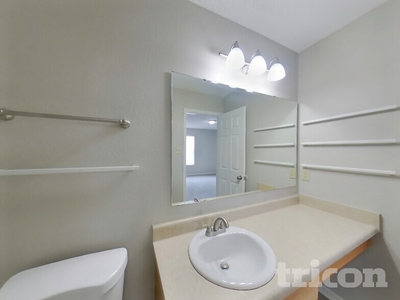 Building Photo - 8243 S Rising Sun Dr