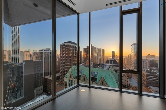 Building Photo - 4 E Elm St
