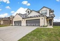 Building Photo - 5018 Villas Dr