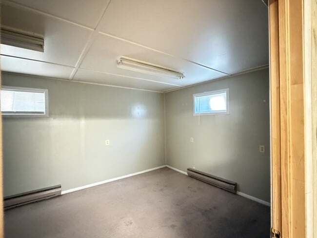 Building Photo - 414 1st St
