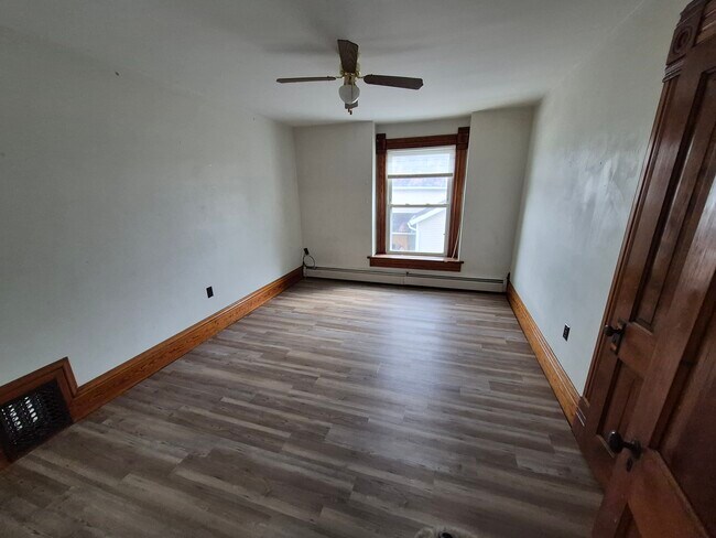 Building Photo - 62 S Gamble St