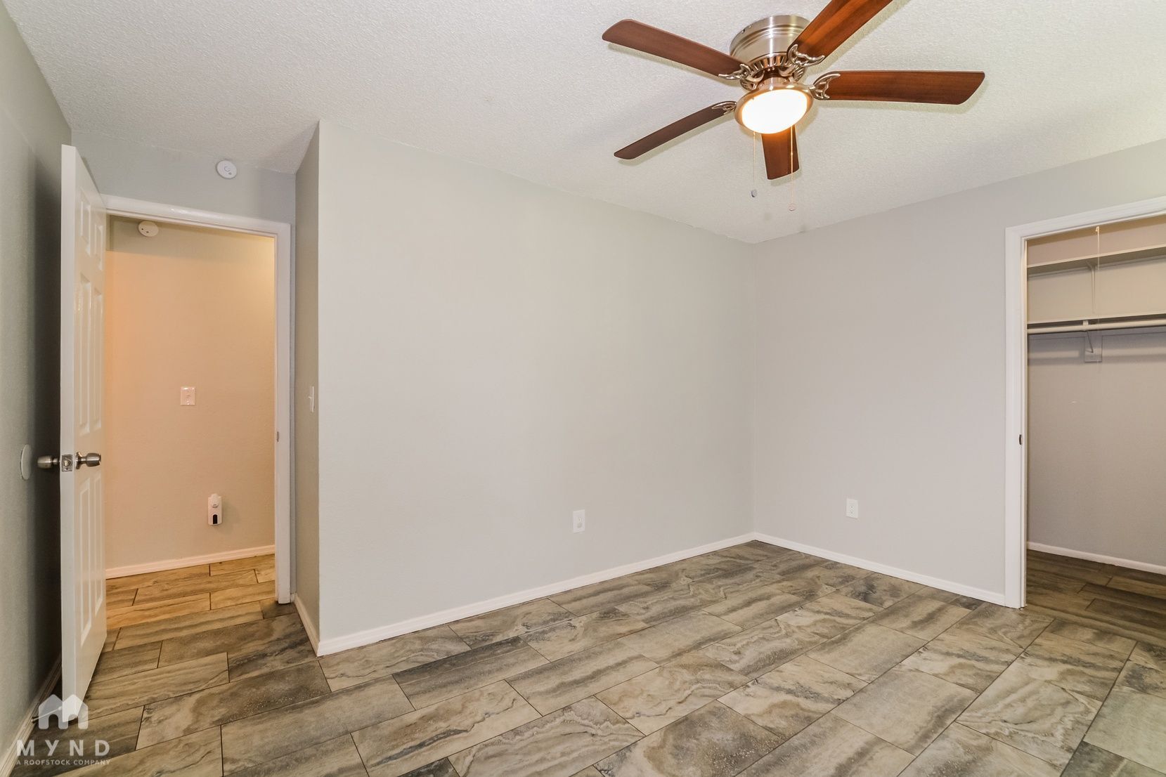 Building Photo - 209 Banyan Ct