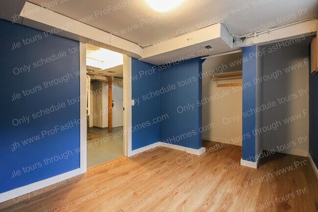 Building Photo - 930 SE 53rd Ave