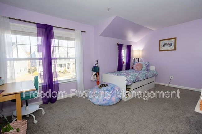 Building Photo - 2425 Morgans Point Dr