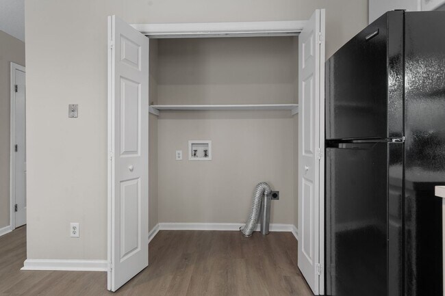 Building Photo - 111 Henley Pl