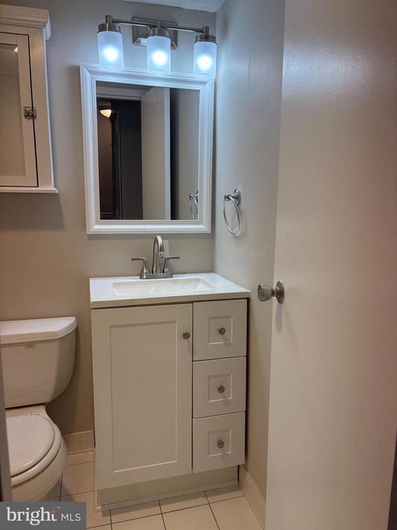 Building Photo - 2030 N Adams St