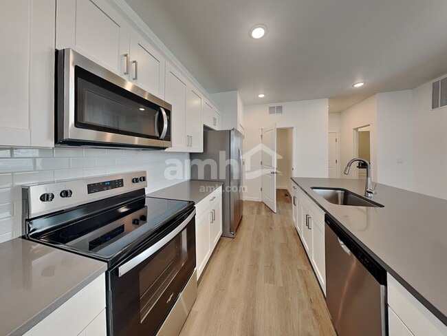 Building Photo - 26141 E Calhoun Pl