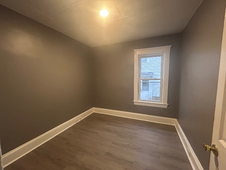 Building Photo - 3441 W 56th St