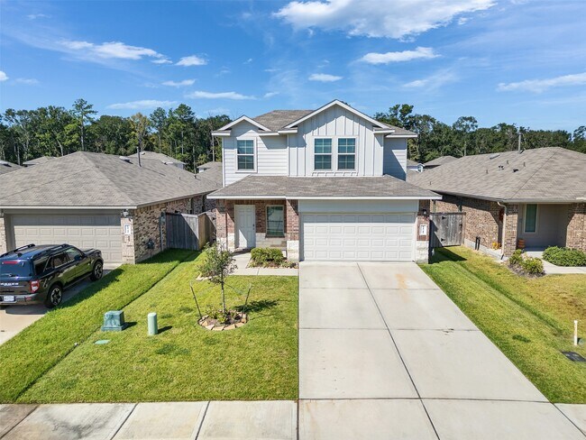 Building Photo - 14744 Hazel Br Dr