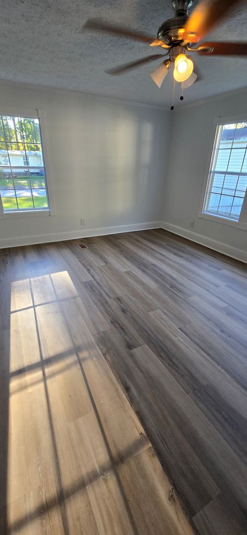 Building Photo - 118 Regent St