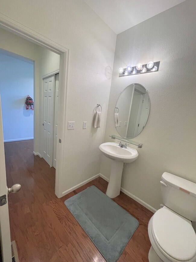 Building Photo - Spacious Charmer in sought after Meridian Ranch community- 2 houses from park