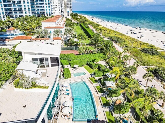 Building Photo - 5875 Collins Ave