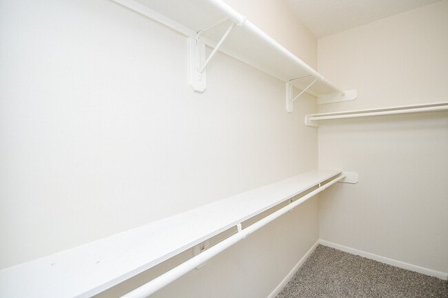 Building Photo - 139 Skycrest Dr