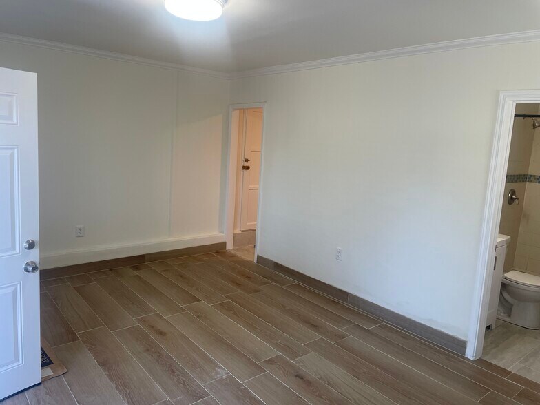 Building Photo - 11133 Culver Blvd