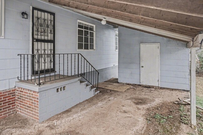 Building Photo - 1520 17th Way SW