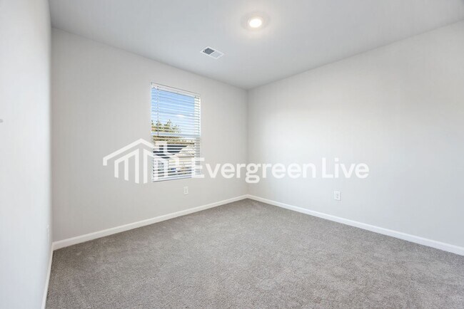 Building Photo - 1606 King Oaks Lp