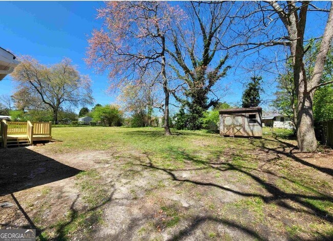 Building Photo - 2602 Lake Harbin Rd