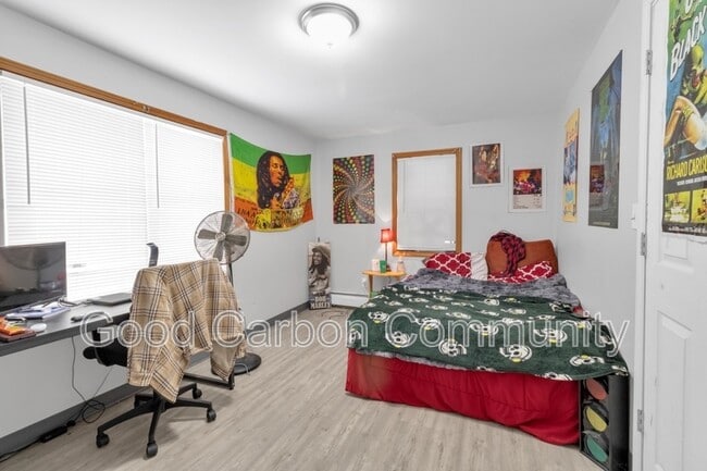 Building Photo - 48 Water St