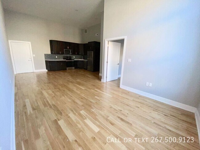 Building Photo - 1523 W Girard Ave