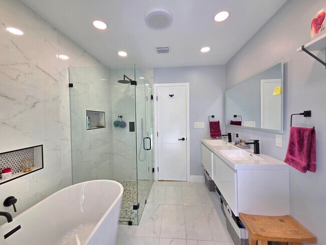 Building Photo - 8730 NW 17th Ct