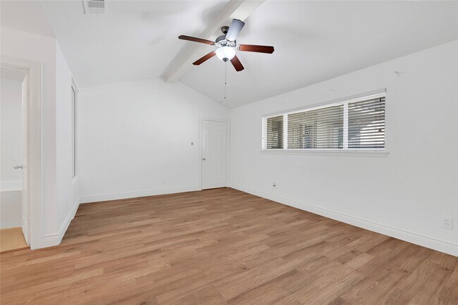 Building Photo - 8802 Tanager St