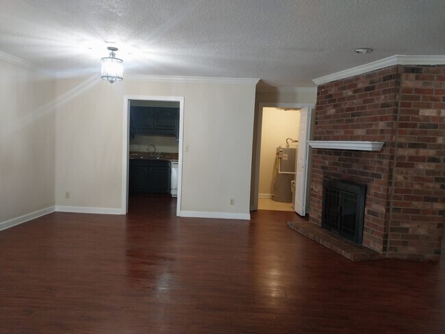 Building Photo - 120 Arcadia Ln