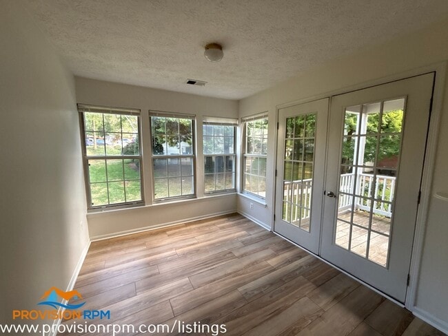 Building Photo - 776 Southern Hills Dr