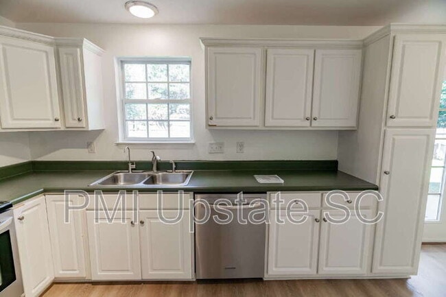 Building Photo - 432 Longspur Ct
