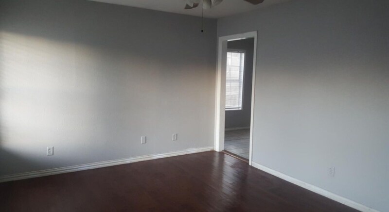 Building Photo - 2208 Farola Dr