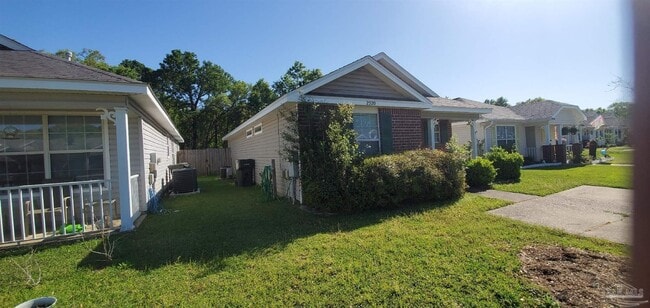 Building Photo - 2520 Trailwood Dr