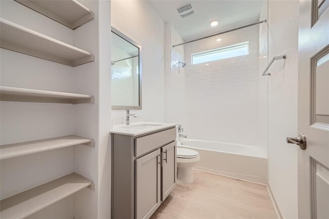 Building Photo - 509 Barton Run Dr