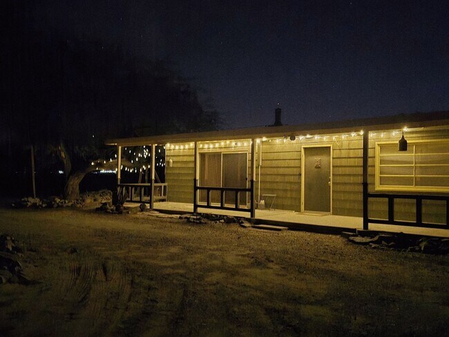 Building Photo - For Rent – Private Desert Retreat in Wonde...