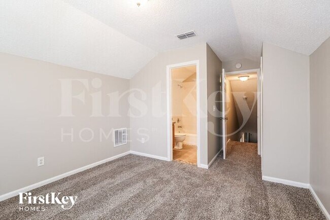 Building Photo - 3931 Lake Crest Terrace