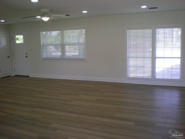 Building Photo - 11606 Chanticleer Dr