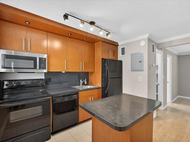 Building Photo - 2507 E Central Blvd