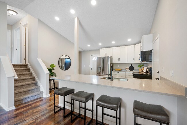 Building Photo - 2383 Minerva Park Pl