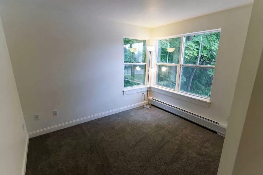 Building Photo - 11 Academy St