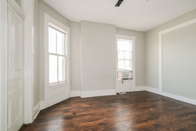 Building Photo - Henrietta Pl